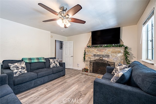 23120 Sycamore Lane, Crestline CA: https://media.crmls.org/medias/083c676b-310e-4030-bad1-bcf2c079c25d.jpg