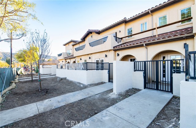 Detail Gallery Image 2 of 43 For 5510 E Los Angeles Ave #4,  Simi Valley,  CA 93063 - 3 Beds | 2/1 Baths