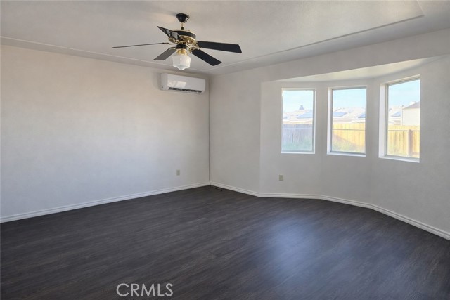 Detail Gallery Image 6 of 6 For 9637 Glade Ave, California City,  CA 93505 - 3 Beds | 2 Baths