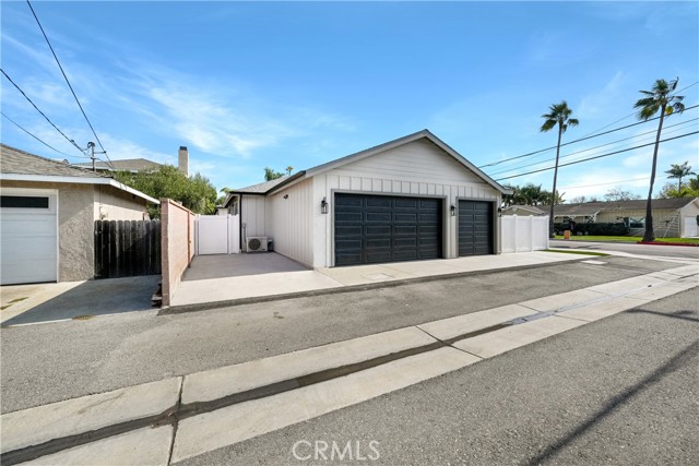 Detail Gallery Image 30 of 35 For 1701 Park, Huntington Beach,  CA 92648 - 3 Beds | 3/1 Baths