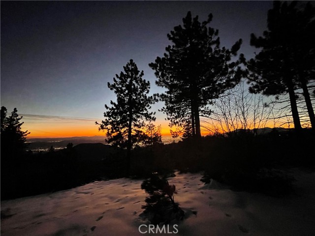 1 Fredalba Road, Running Springs CA: https://media.crmls.org/medias/083e6c33-1911-4a97-b683-cc8d3814eb62.jpg