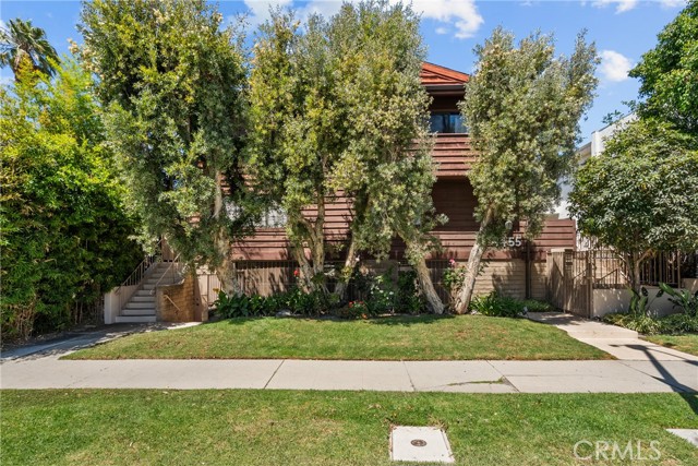 4455 Fulton Avenue, Sherman Oaks CA: https://media.crmls.org/medias/083ec0cd-1593-4b66-a190-a14f990b37e9.jpg