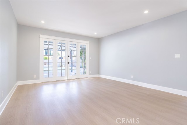 Detail Gallery Image 8 of 33 For 11256 Haskell Ave, Granada Hills,  CA 91344 - 4 Beds | 3 Baths