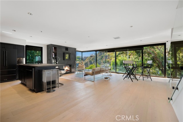 1782 Viewmont Drive, Los Angeles CA: https://media.crmls.org/medias/083f2d8a-76cc-4953-8a53-943bddc92272.jpg