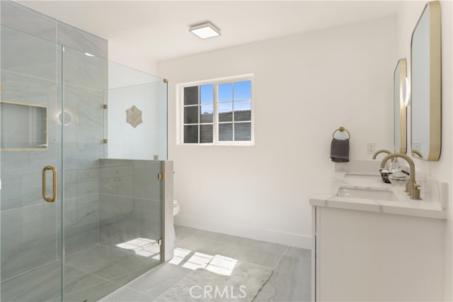 5732 Hillcrest Drive, Los Angeles CA: https://media.crmls.org/medias/083fba18-7ae6-4aa8-b862-b01d798f8a90.jpg