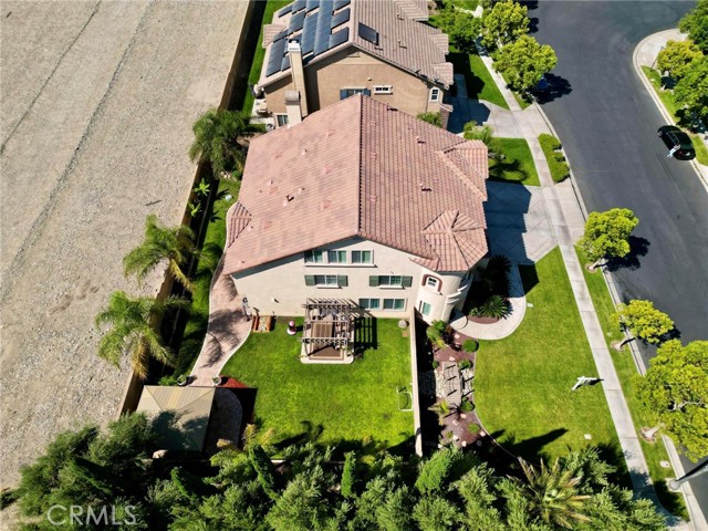 5381 Campania Way, Fontana CA: https://media.crmls.org/medias/08407772-5d65-4d06-8bbd-c325ac1ecfe6.jpg