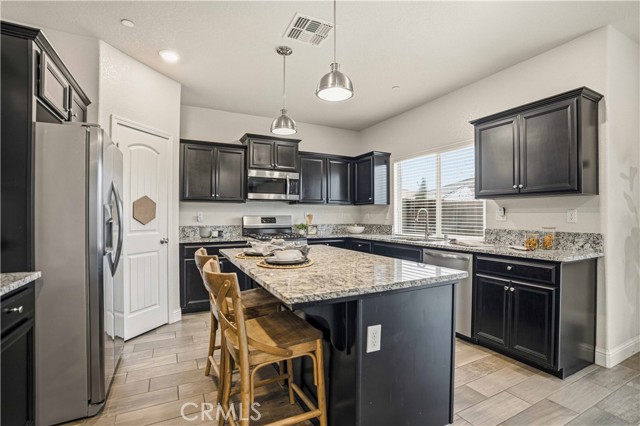 Detail Gallery Image 8 of 39 For 4852 Kinross Ct, Merced,  CA 95348 - 4 Beds | 2/1 Baths