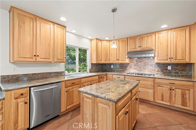 Image 9 of 48 For 24113 Clearbank Lane