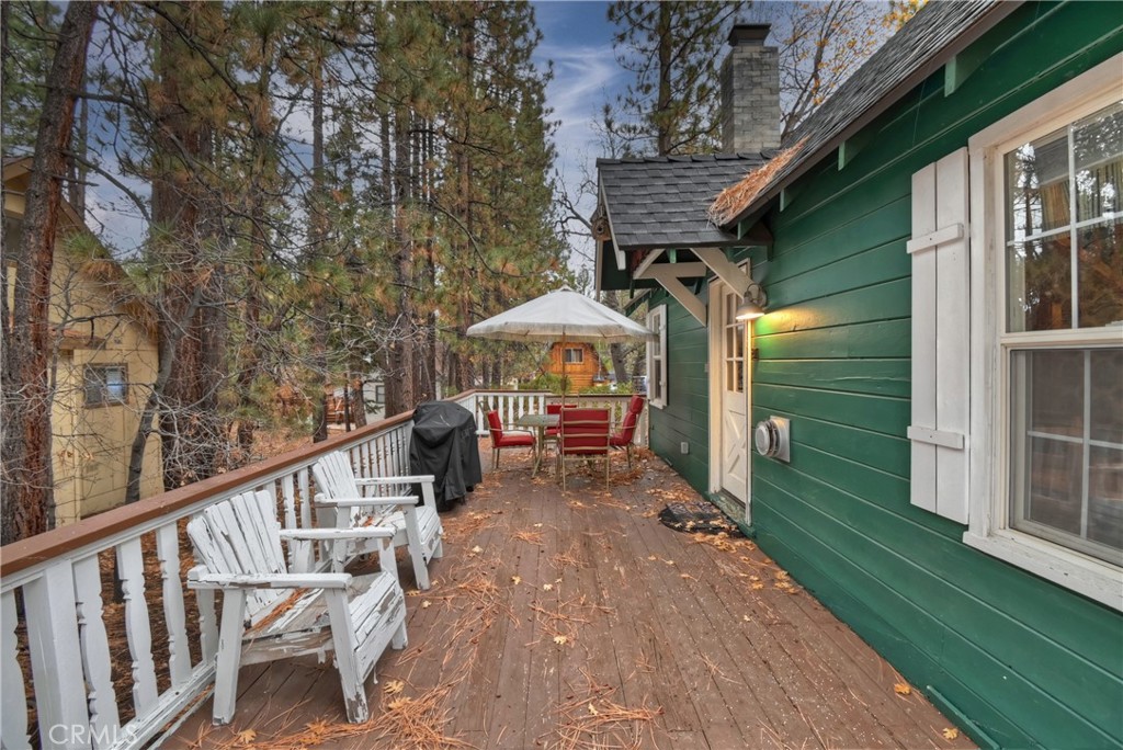 https://media.crmls.org/medias/08419447-5f0d-4cbe-9384-0f8650c532cf.jpg?preset=X-Large