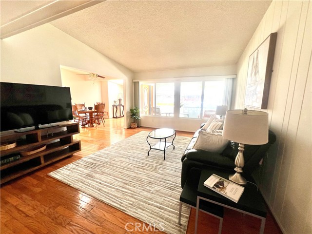13721 El Dorado Dr. M3-#20K, Seal Beach CA: https://media.crmls.org/medias/0841c557-fdbe-403d-a3fe-793880808e17.jpg