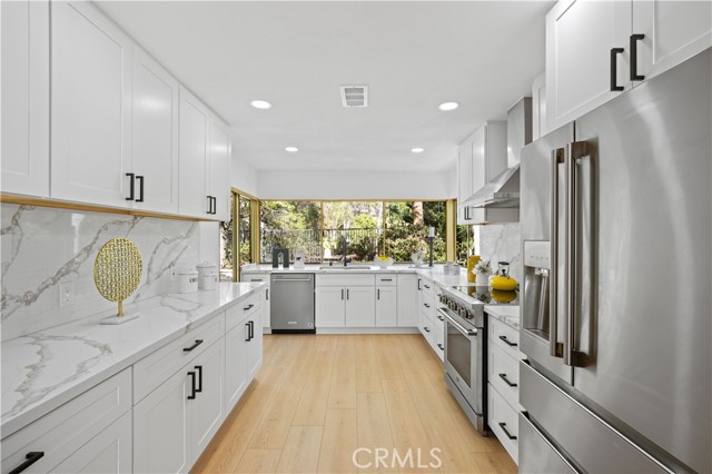 22846 Belquest Drive, Lake Forest CA: https://media.crmls.org/medias/0841cede-9f6f-40f9-b9c0-0b68a40d9991.jpg