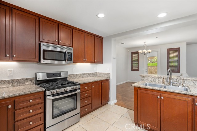 Detail Gallery Image 9 of 32 For 12444 Benton Dr #3,  Rancho Cucamonga,  CA 91739 - 3 Beds | 2 Baths