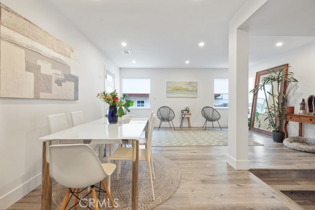 Detail Gallery Image 6 of 21 For 4434 Santa Monica Ave, San Diego,  CA 92107 - 4 Beds | 3 Baths