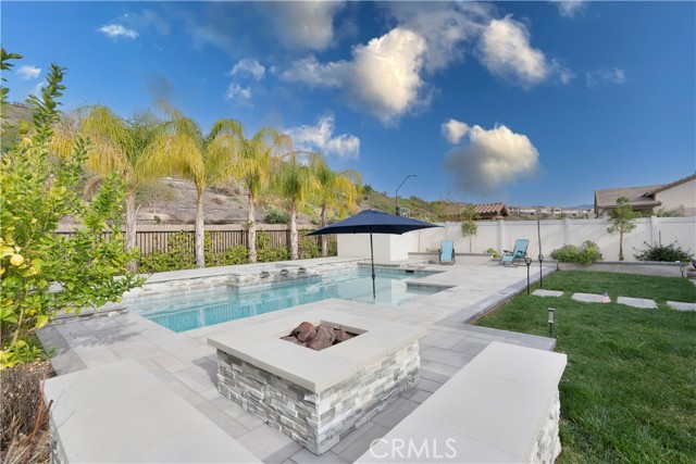 Detail Gallery Image 11 of 32 For 28604 Foothill, Saugus,  CA 91350 - 4 Beds | 3 Baths