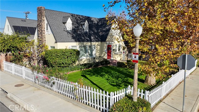 Detail Gallery Image 5 of 33 For 2930 Sunset Ave, Bakersfield,  CA 93304 - 4 Beds | 2 Baths