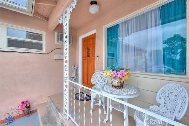 1766 W Catalpa Avenue, Anaheim CA: https://media.crmls.org/medias/08444a50-c275-48e8-bc29-dab95902fca4.jpg