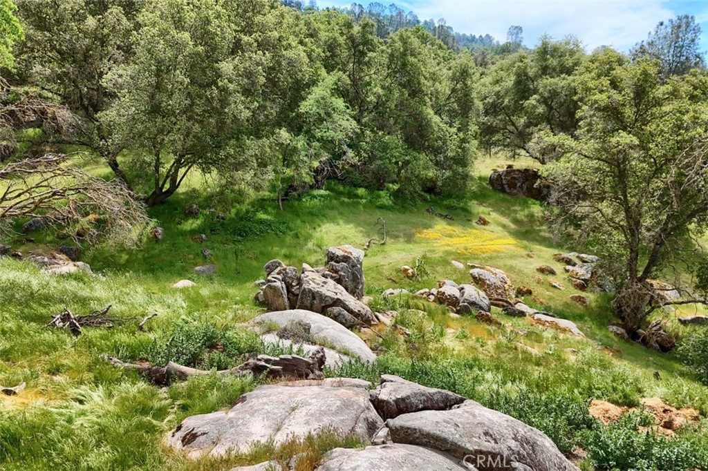 https://media.crmls.org/medias/0844c8ef-f449-4fef-b1ec-fa4611b05007.jpg?preset=X-Large
