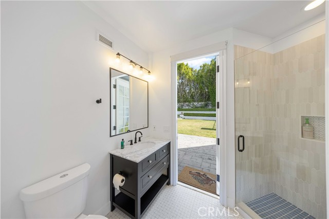 Detail Gallery Image 33 of 66 For 7 Cheshire Ct, Newport Beach,  CA 92660 - 4 Beds | 6/1 Baths