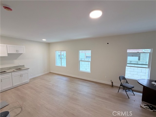 Detail Gallery Image 8 of 9 For 125 W Chestnut #202,  Glendale,  CA 91204 - 2 Beds | 1 Baths