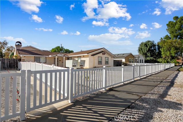 23040 Saticoy Street, Canoga Park CA: https://media.crmls.org/medias/08469ba0-30c7-4668-ad61-53a19004a958.jpg