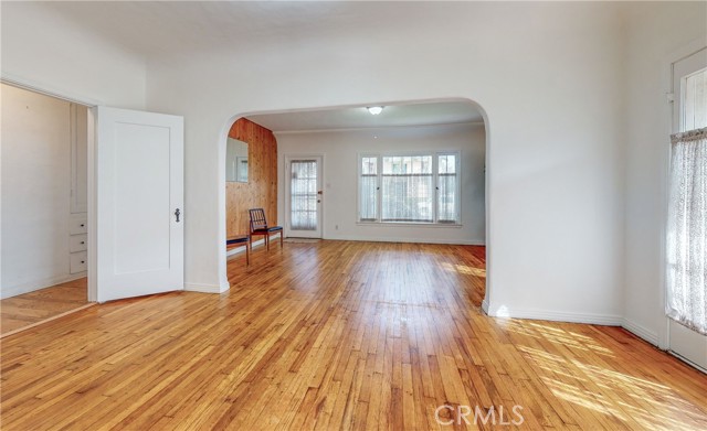 Detail Gallery Image 6 of 35 For 427 S Orchard, Burbank,  CA 91506 - 2 Beds | 1/1 Baths