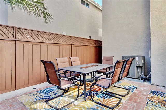 15 Sydney Court, Aliso Viejo CA: https://media.crmls.org/medias/08473de8-9a8d-4055-a980-64143701ee3b.jpg