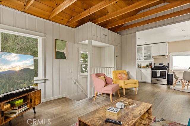 Detail Gallery Image 6 of 22 For 577 Acacia Dr, Crestline,  CA 92325 - 2 Beds | 1 Baths