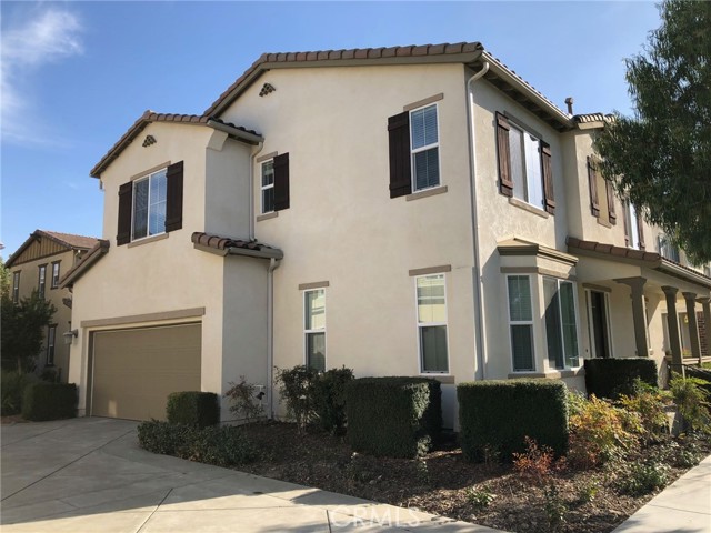 31925 Red Pine Way, Temecula CA: https://media.crmls.org/medias/0847bead-3191-4fce-aeb7-8416b264af75.jpg