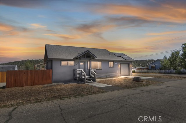 2217 Juniper Lane, Big Bear City CA: https://media.crmls.org/medias/0847c49a-f2fd-4b7f-96df-e02a521aace5.jpg