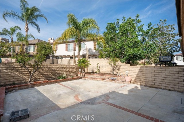 Detail Gallery Image 34 of 43 For 19345 Laroda Ln, Saugus,  CA 91350 - 3 Beds | 2/1 Baths