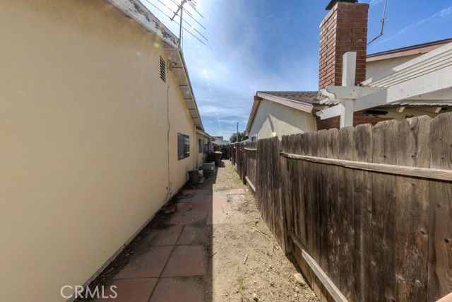 Image 15 of 27 For 19701 Dunsmuir Plaza