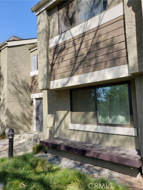 3 Starfish Court 39 Newport Beach, California This 3 bedroom / 2.5 bath Newport Terrace townhome located at the end of 19th street is very private. This home is located at the edge of the nature reserve park. The home has a one car enclosed garage and a single car carport (covered). There is also guest parking. At the rear of the home you have a small private patio for an animal, BBQ or your choice of usage .... This PUD has lots of walking trails through the park, and a wonderful pool, jacuzzi ,kids pool and an out door basketball court. Really is a nice place to live. And you can not beat the price.