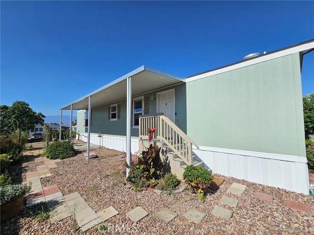 24414 University Avenue, Loma Linda CA: https://media.crmls.org/medias/084ae5c7-be75-4a77-a581-8166463004a4.jpg