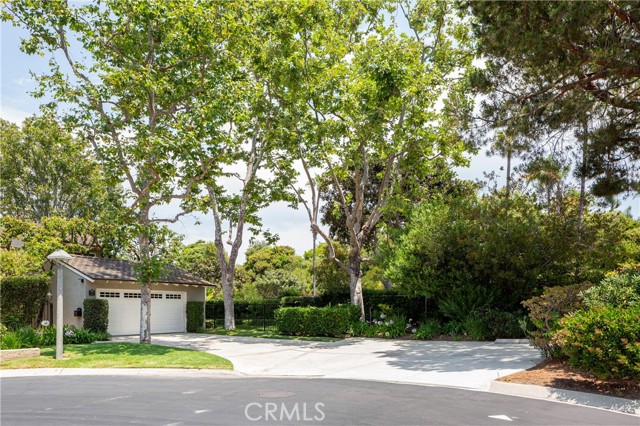 520 Laver Way, Newport Beach CA: https://media.crmls.org/medias/084b9b05-575c-484b-9965-8f3e84f8b0bd.jpg