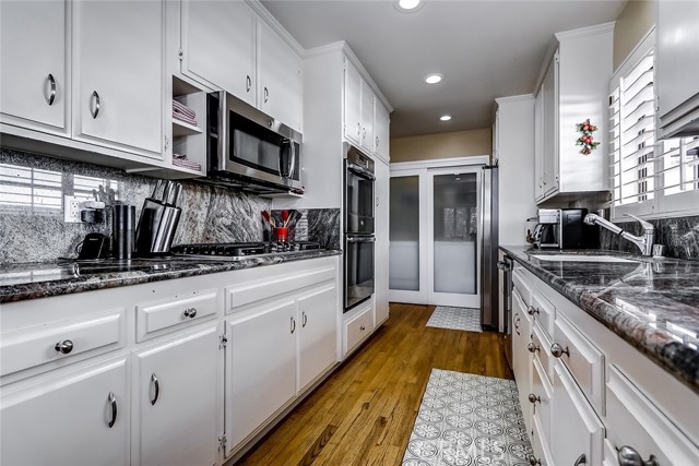 2908 Laurel Avenue, Manhattan Beach, California 90266, 3 Bedrooms Bedrooms, ,2 BathroomsBathrooms,Residential,Sold,Laurel,SB21265010