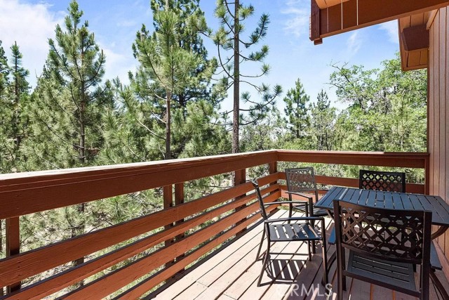 Detail Gallery Image 14 of 26 For 43869 Mendocino Dr, Big Bear Lake,  CA 92315 - 3 Beds | 2 Baths