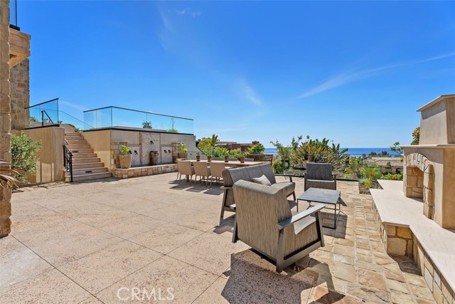 35 Shoreline Drive, Dana Point CA: https://media.crmls.org/medias/084ba79b-768d-4978-98dd-918e5c7dd098.jpg