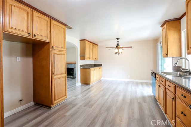 2857 S Desert Forest Avenue, Ontario CA: https://media.crmls.org/medias/084bcc28-40ec-46a4-a8b3-74a256b8536f.jpg