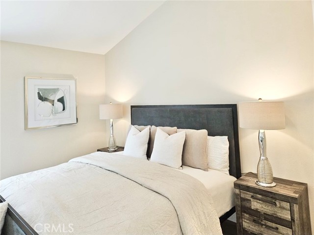 Detail Gallery Image 9 of 28 For 910 W Alton Ave, Santa Ana,  CA 92707 - 3 Beds | 2 Baths