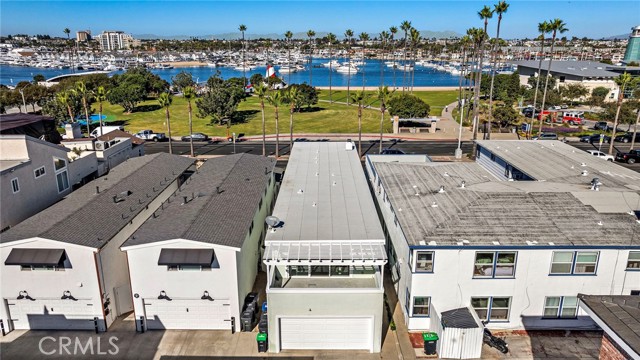 1707 W Balboa Boulevard, Newport Beach CA: https://media.crmls.org/medias/084c39e0-9326-4328-a958-eab1b2958f78.jpg