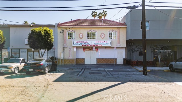 Image 17 of 30 For 18407 Sherman Way