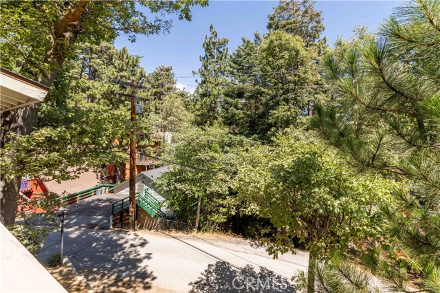Detail Gallery Image 29 of 37 For 860 E Victoria Ct, Lake Arrowhead,  CA 92352 - 2 Beds | 1/1 Baths