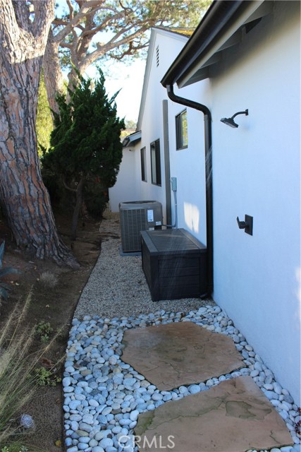 Detail Gallery Image 14 of 26 For 161 via Pasqual, Redondo Beach,  CA 90277 - 3 Beds | 2 Baths