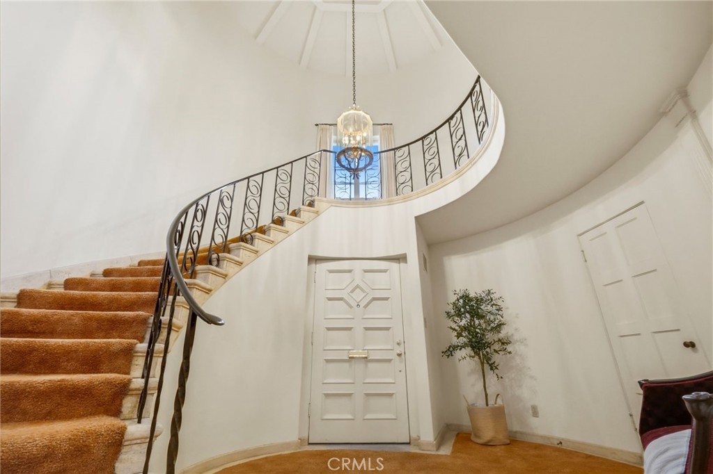 https://media.crmls.org/medias/084d8bc2-46ea-40eb-b1ed-31530752d3a2.jpg?preset=X-Large
