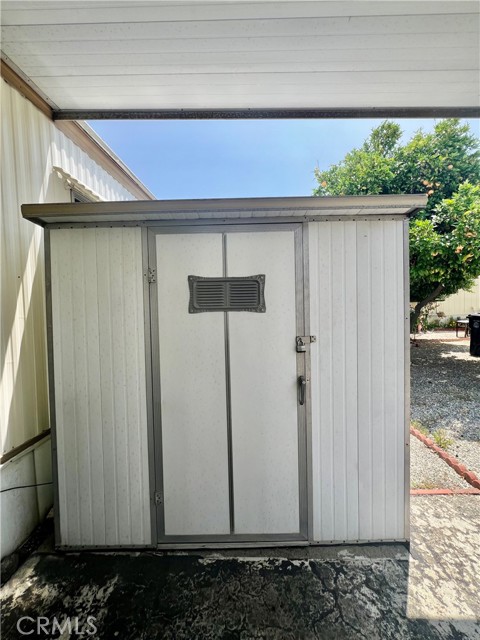880 N Lake Street, Hemet CA: https://media.crmls.org/medias/084e1f96-d1c3-455f-9a87-e87585c2d377.jpg