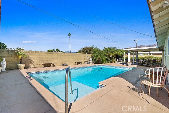 743 Churchill photo 18