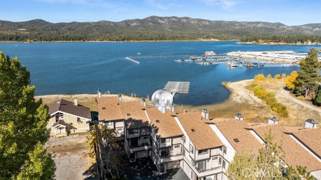Detail Gallery Image 12 of 50 For 40670 Big Bear #203,  Big Bear Lake,  CA 92315 - 3 Beds | 3 Baths