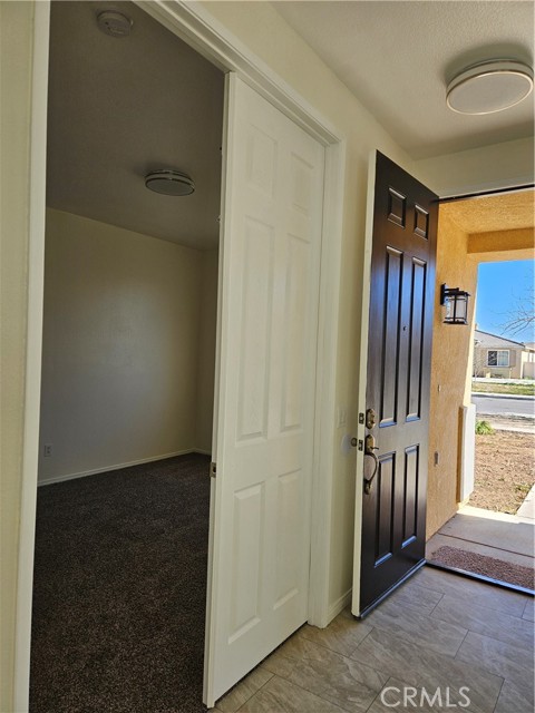 Detail Gallery Image 2 of 13 For 15850 Desert Rock St, Adelanto,  CA 92301 - 3 Beds | 2 Baths
