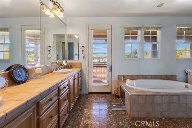 Detail Gallery Image 12 of 58 For 4591 Camino Del Sol, Calabasas,  CA 91302 - 4 Beds | 4 Baths