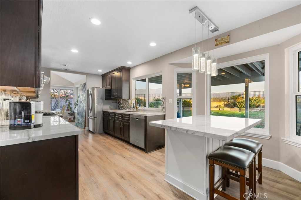 084fe513 0b77 4cc3 8f98 8d3fad48a6f5